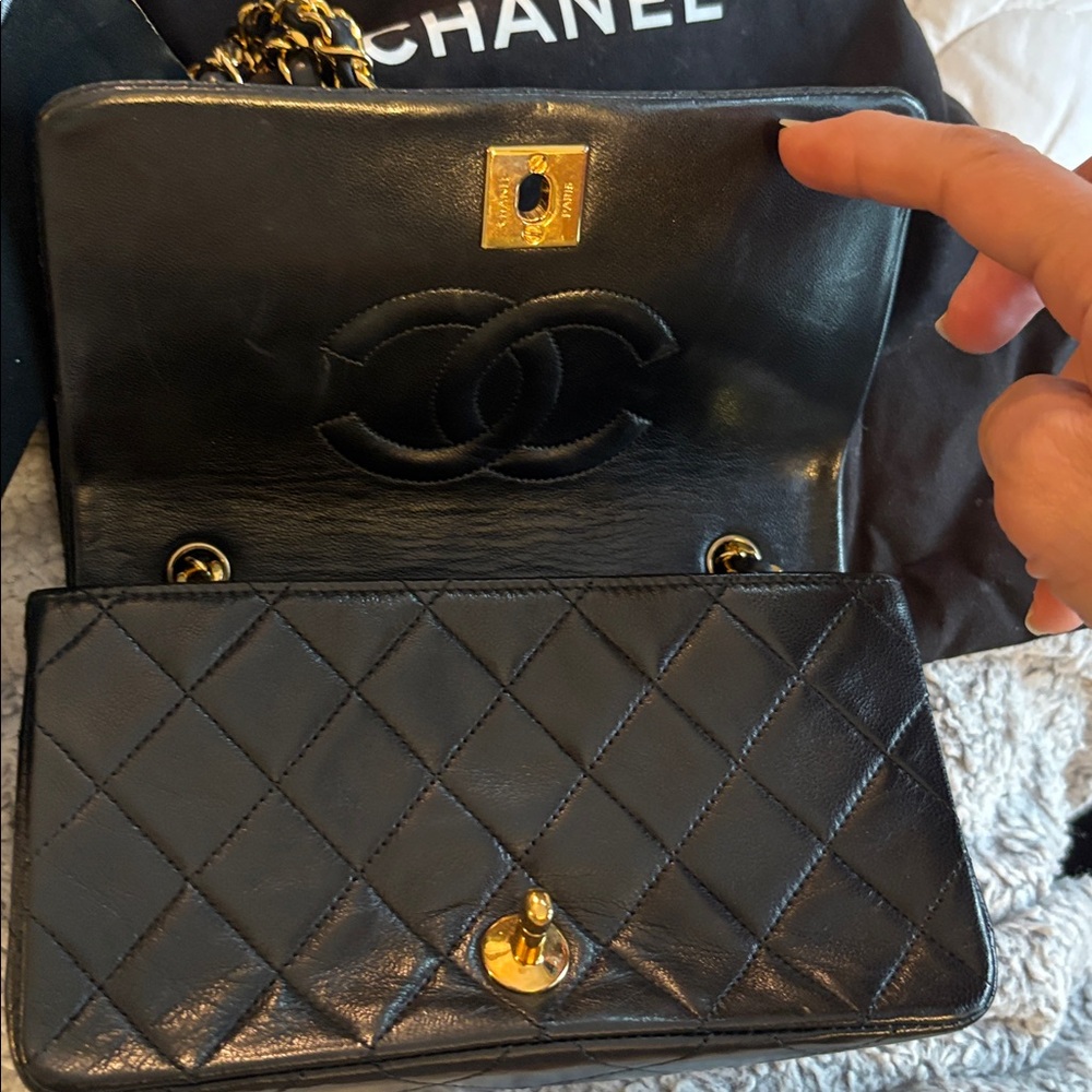 CHANEL mini Matelasse Lambskin Full Flap. - Picture 11 of 17